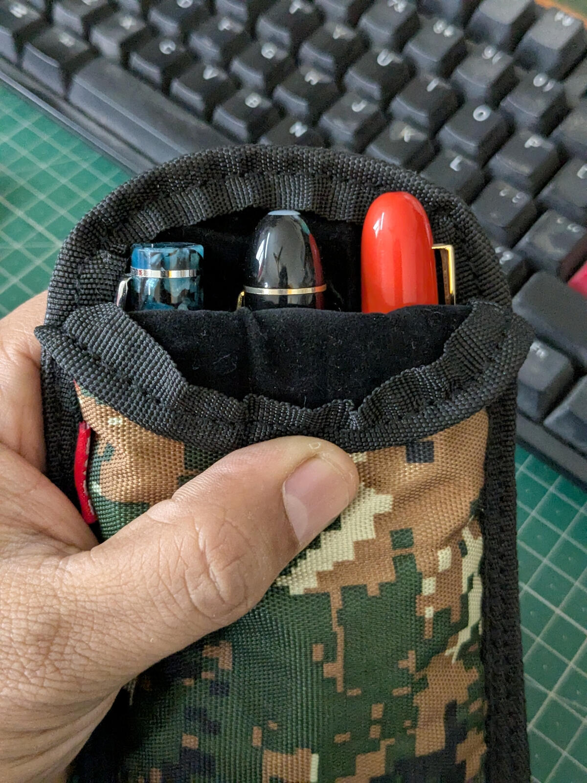 Interior of three-pen pouch